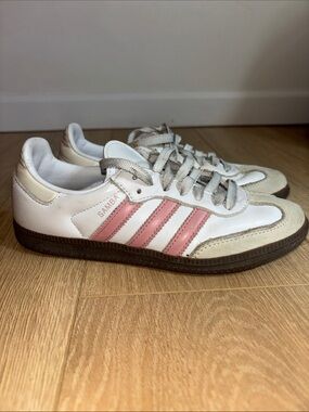 Adidas Kids Samba Sneakers in White with Pink Stripes size 5.5